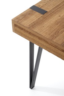 B39 desk