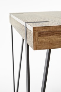 B39 desk