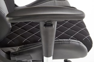 DRAKE o. chair