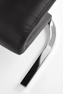 K194 chair color: black