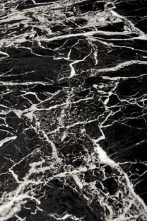 RAYMOND 2 table, black marble / gold