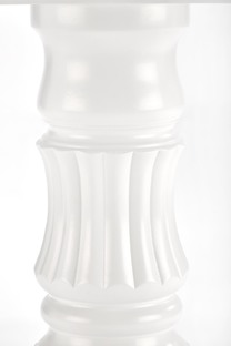 WILLIAM table color: white