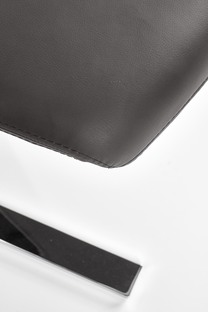 K188 chair color: black