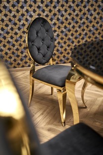 REGINALD_2 table, color: top - black glass, legs - gold