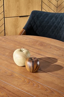 BARRY stół okrągły, blat - orzechowy, nogi - czarny (1p=1szt)