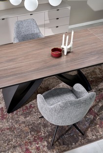 HILARIO extension table, walnut / black