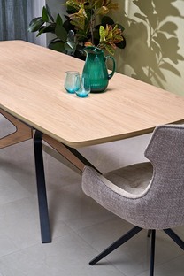 JAMES extension table, natural / black