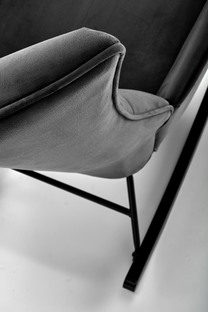 BAZALTO fotel bujany czarny (1p=1szt)