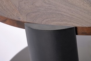 LIRA c.table walnut / black