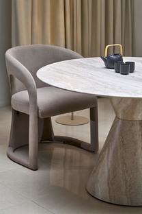 ABBOT round table, light travertine