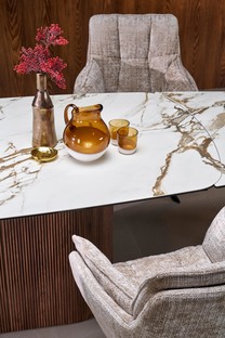 FLAVOR extension table, white marble / walnut
