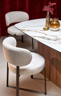 FLAVOR extension table, white marble / walnut