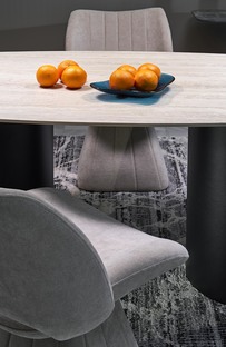 JULIUS oval table, light travertine / black