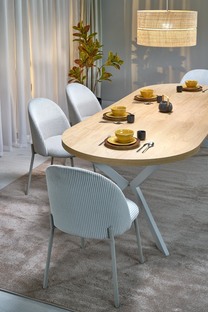 PERONI extension table, hikora oak / cashmere