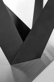 PATRIZIO table dark grey, leg black